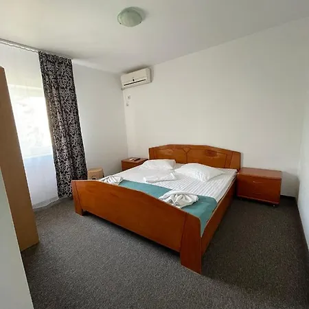 Mirela Guest house *